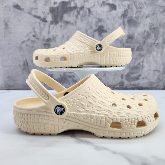 UNISEX Classic Crocskin Crocs Womens 10 Men 8 clogs Beige Vanilla Ivory cream - Picture 1 of 8
